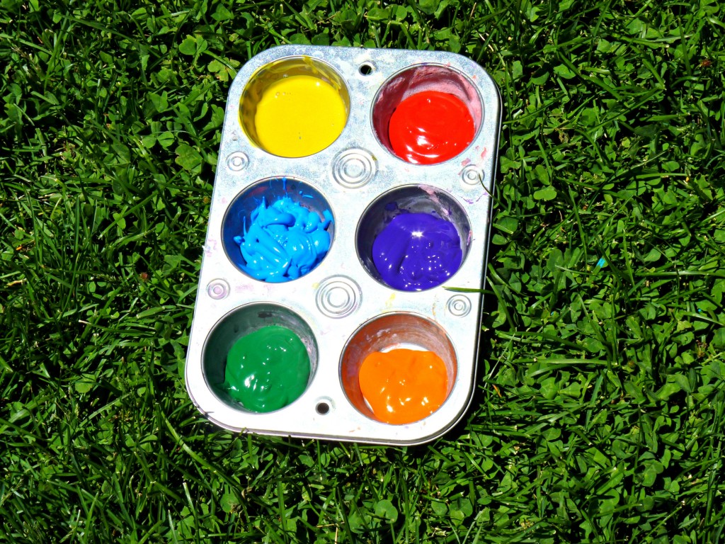 paint in cupcake tin